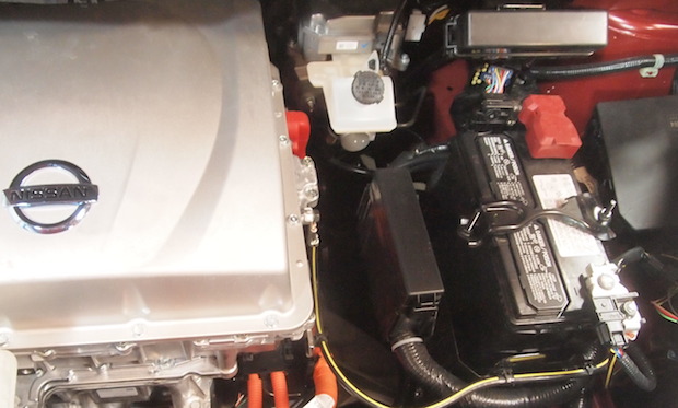 Nissan leaf deals battery 12v